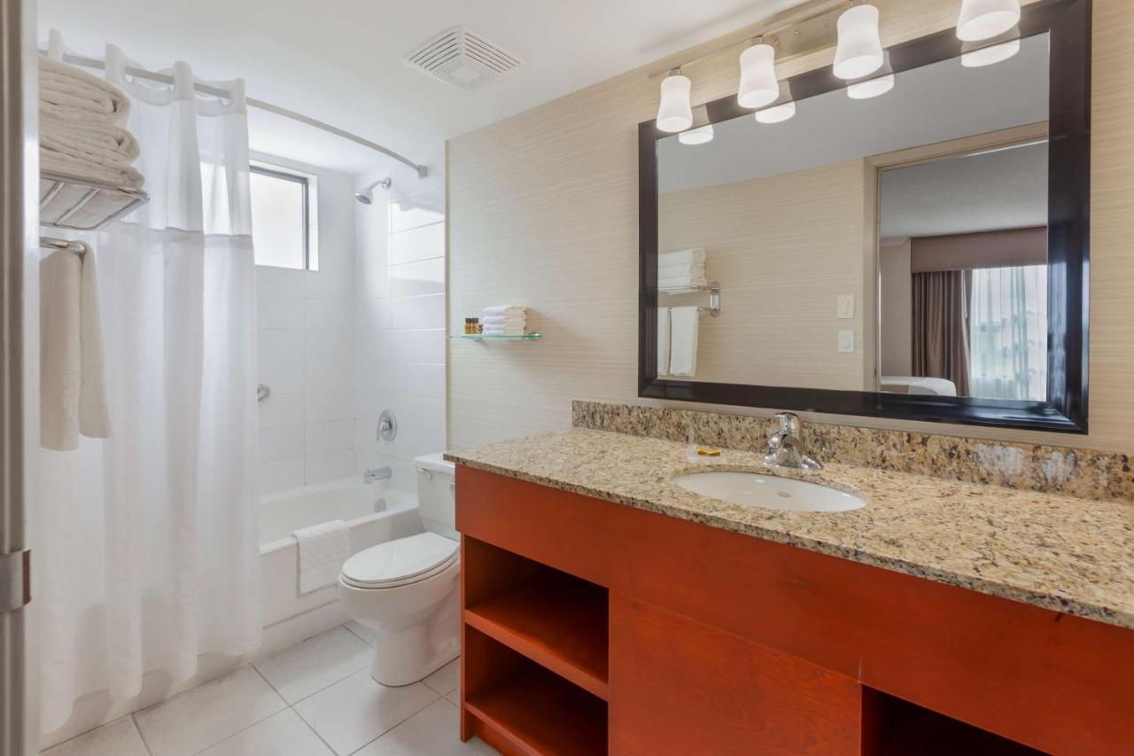 Best Western Plus Rose City Suites Welland Esterno foto
