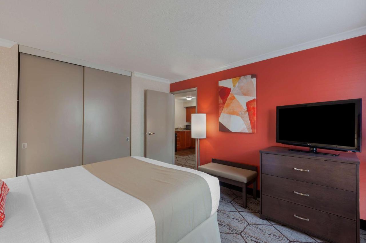 Best Western Plus Rose City Suites Welland Esterno foto