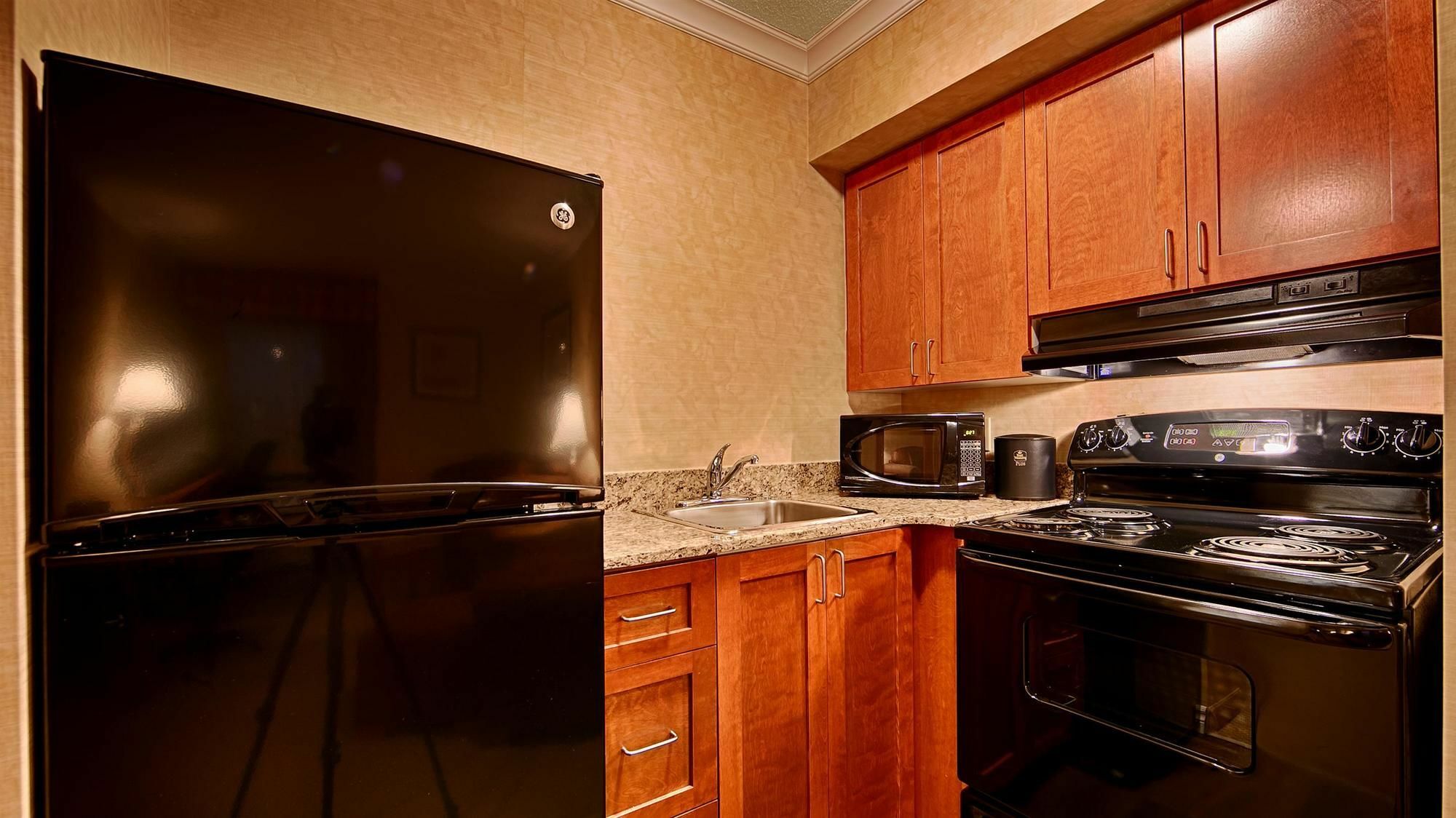 Best Western Plus Rose City Suites Welland Esterno foto