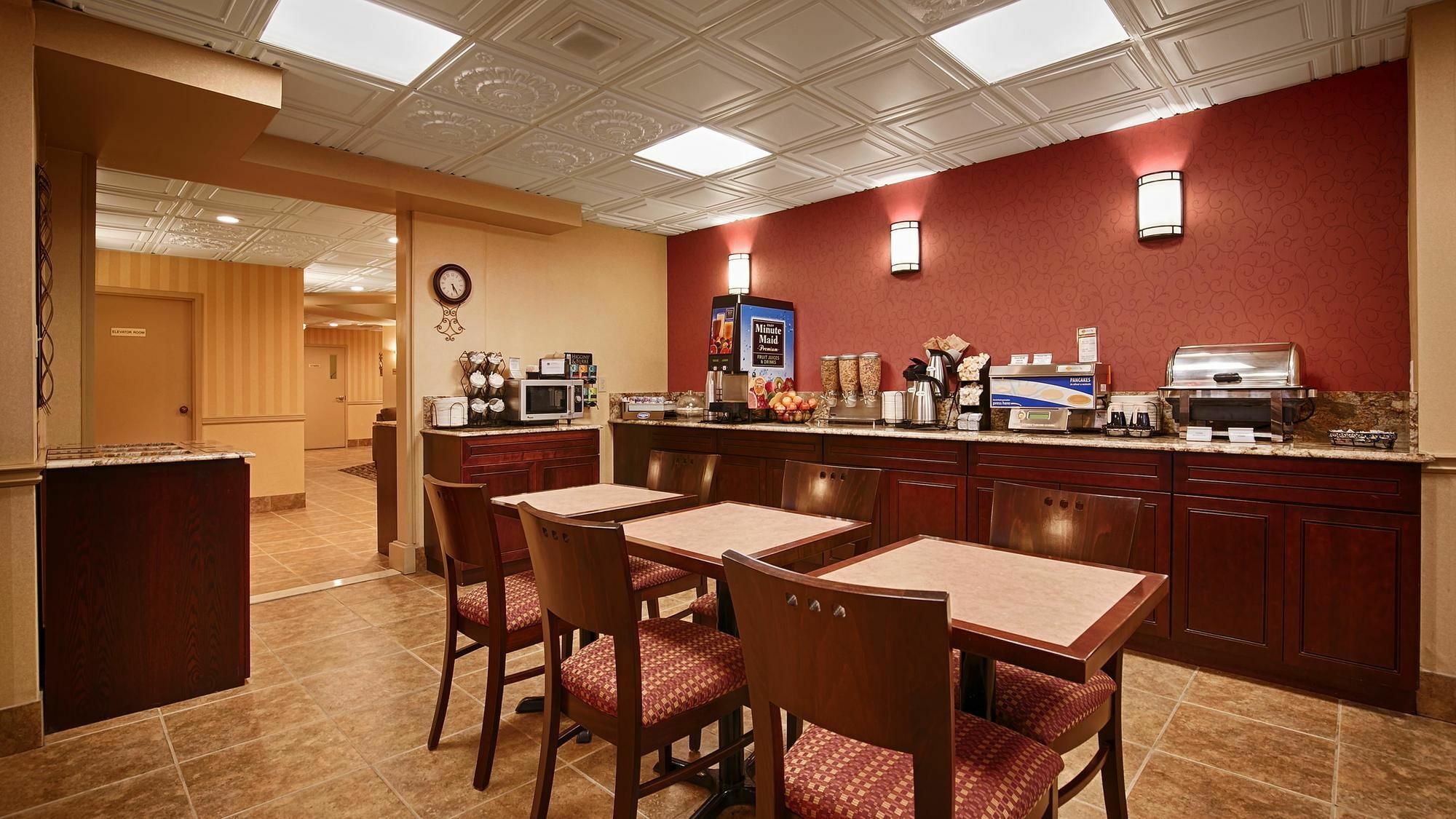 Best Western Plus Rose City Suites Welland Esterno foto
