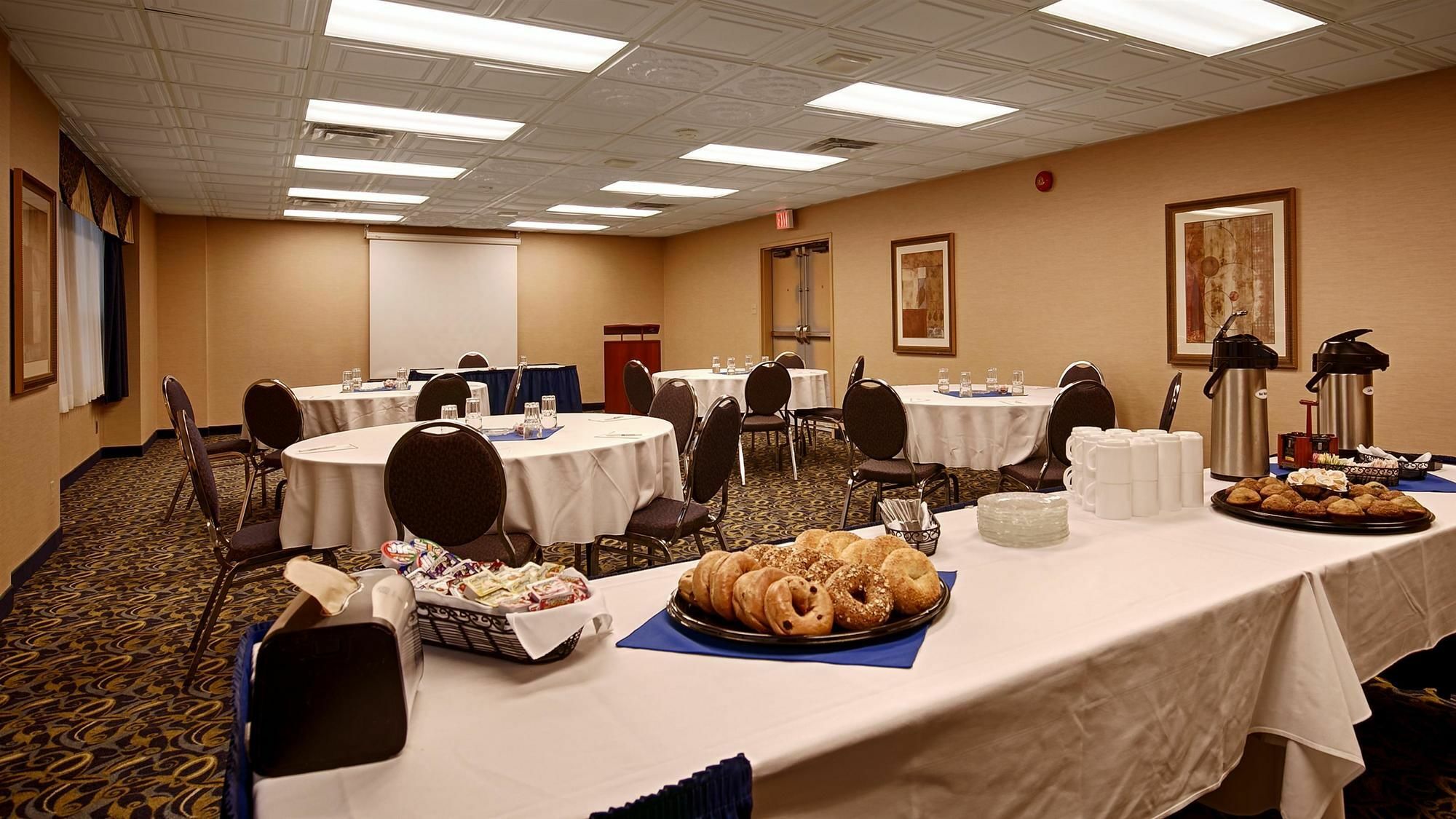 Best Western Plus Rose City Suites Welland Esterno foto